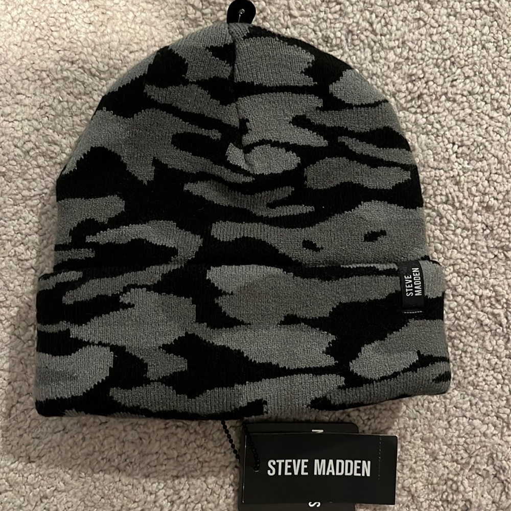 NWT!  Steve Madden Grey Camo Cuffed Gorpcore Knit Beanie